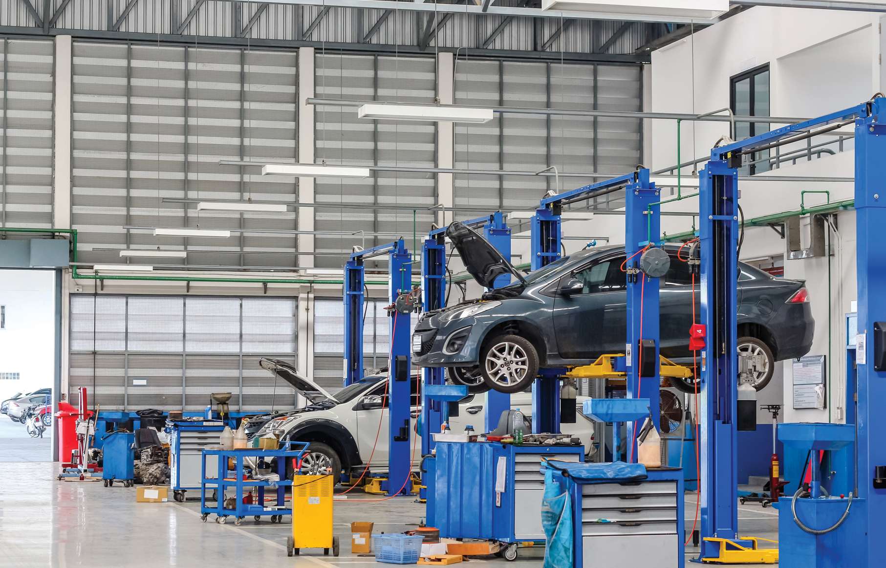 le cool roof : une solution pour les garages auto