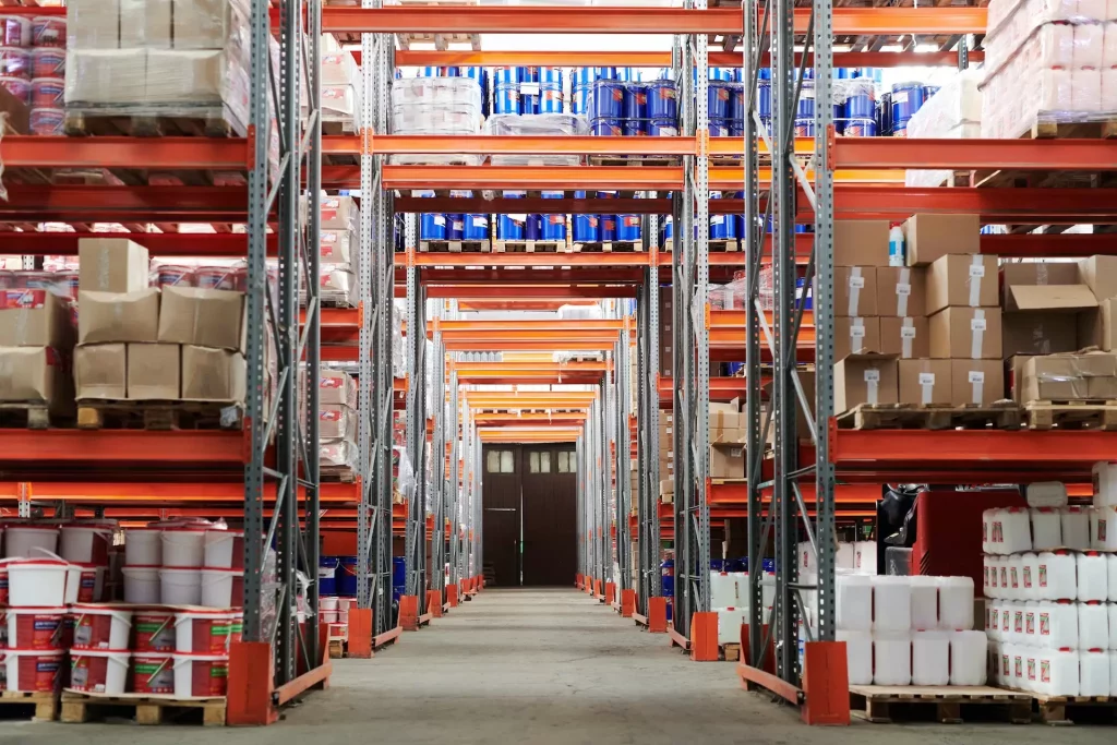 le cool roof : une solution pour les zones de stockages